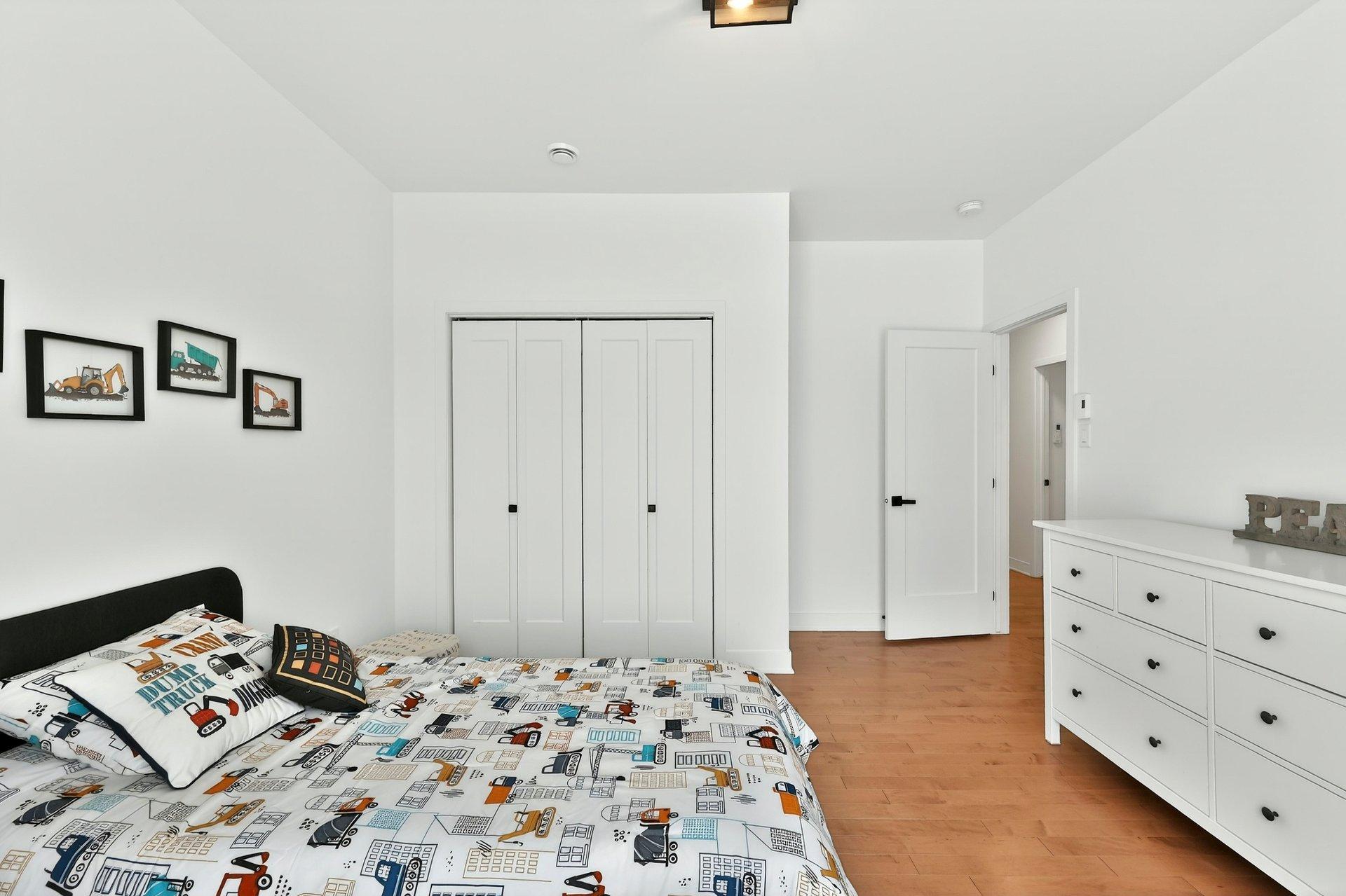 









3875


Rue Léon-Landry

,
Sainte-Julienne,




QC
J0K2T0

