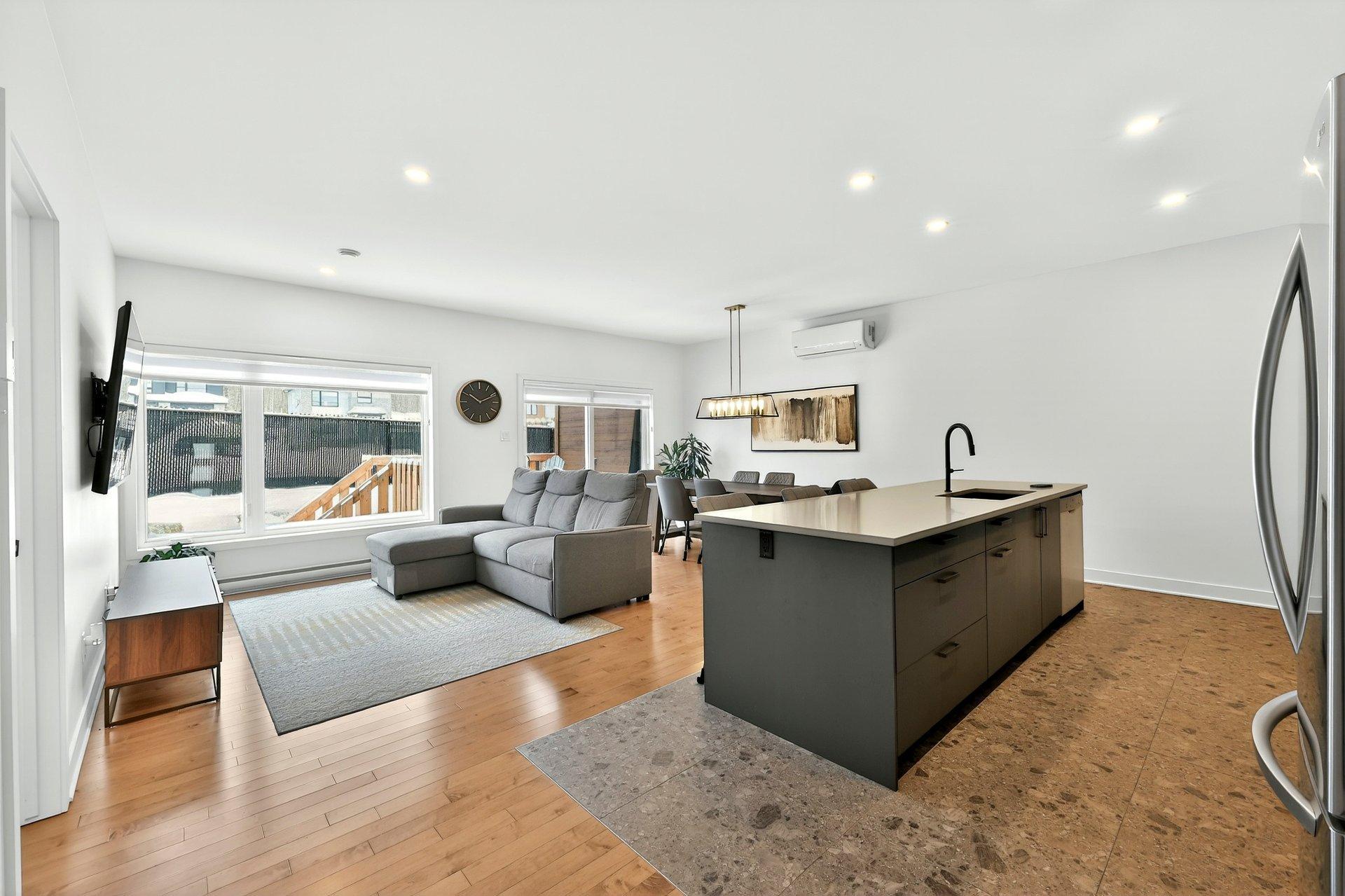 









3875


Rue Léon-Landry

,
Sainte-Julienne,




QC
J0K2T0

