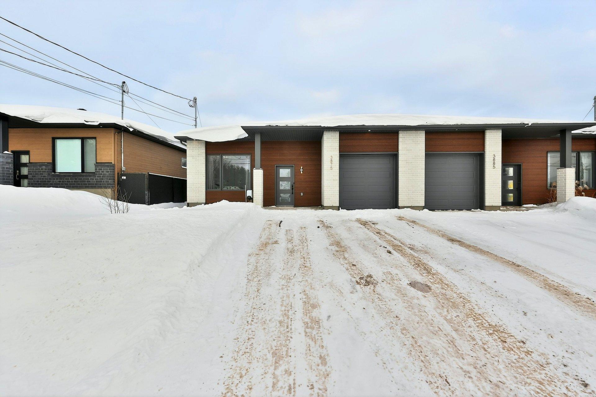 









3875


Rue Léon-Landry

,
Sainte-Julienne,




QC
J0K2T0

