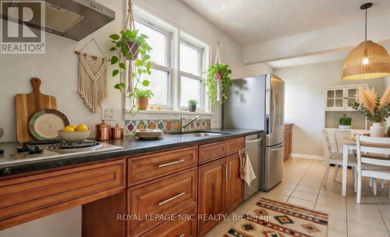 












3090 DORCHESTER ROAD

,
Niagara Falls (Stamford),




Ontario
L2J2Z7

