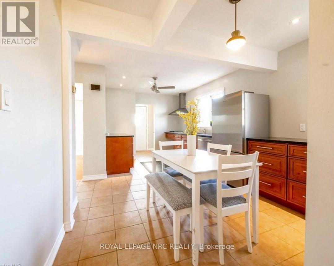 












3090 DORCHESTER ROAD

,
Niagara Falls (Stamford),




Ontario
L2J2Z7

