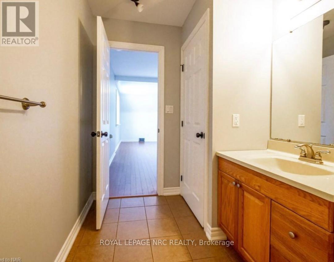 












3090 DORCHESTER ROAD

,
Niagara Falls (Stamford),




Ontario
L2J2Z7

