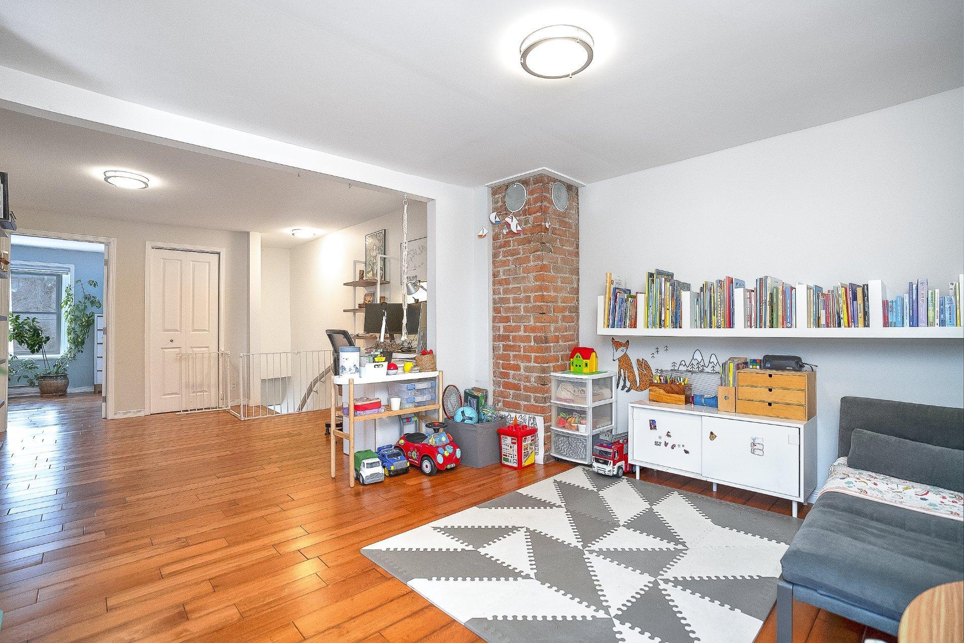 









552


Rue de la Congrégation

,
Montréal (Le Sud-Ouest),




QC
H3K2H9

