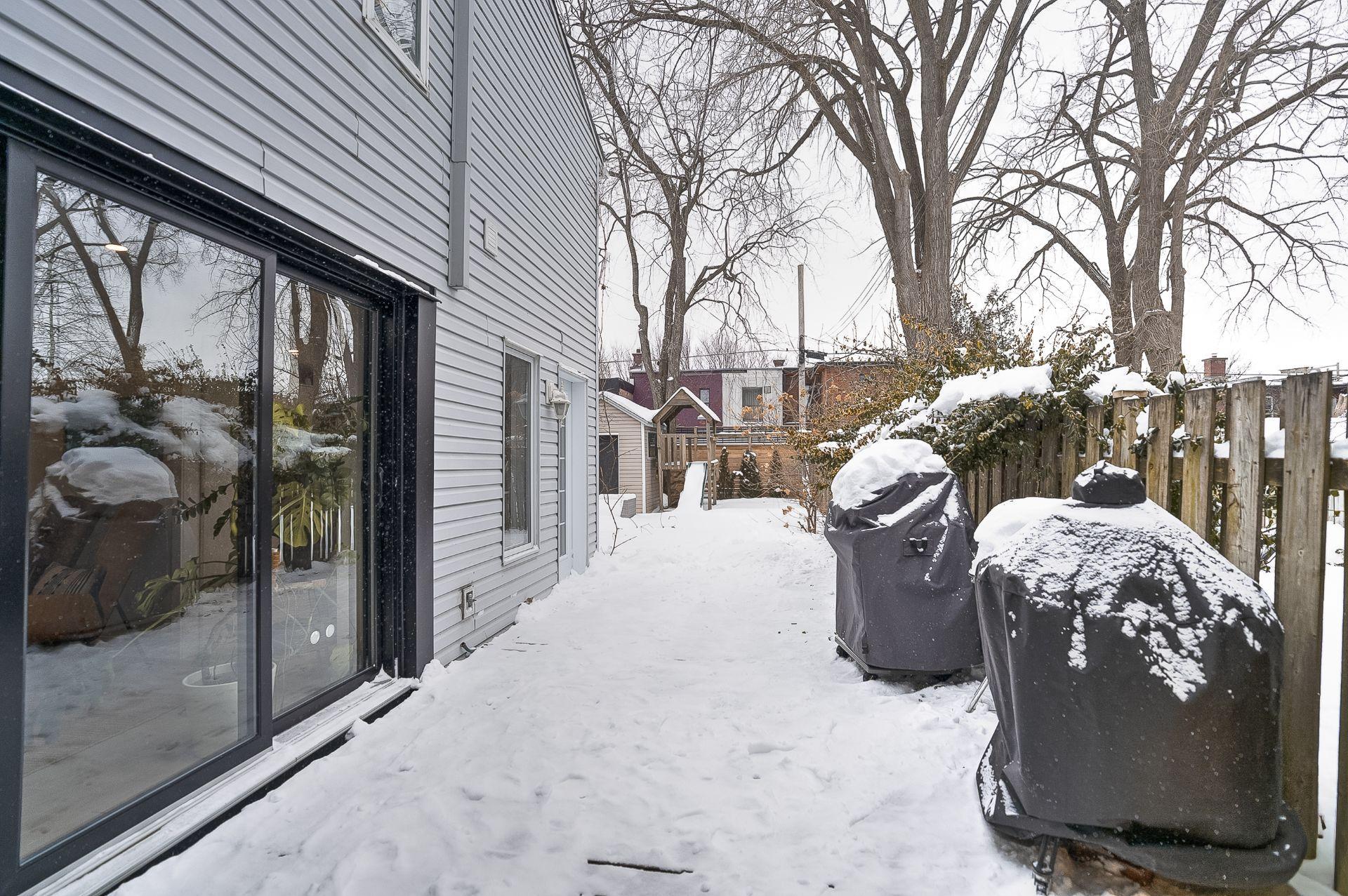 









552


Rue de la Congrégation

,
Montréal (Le Sud-Ouest),




QC
H3K2H9

