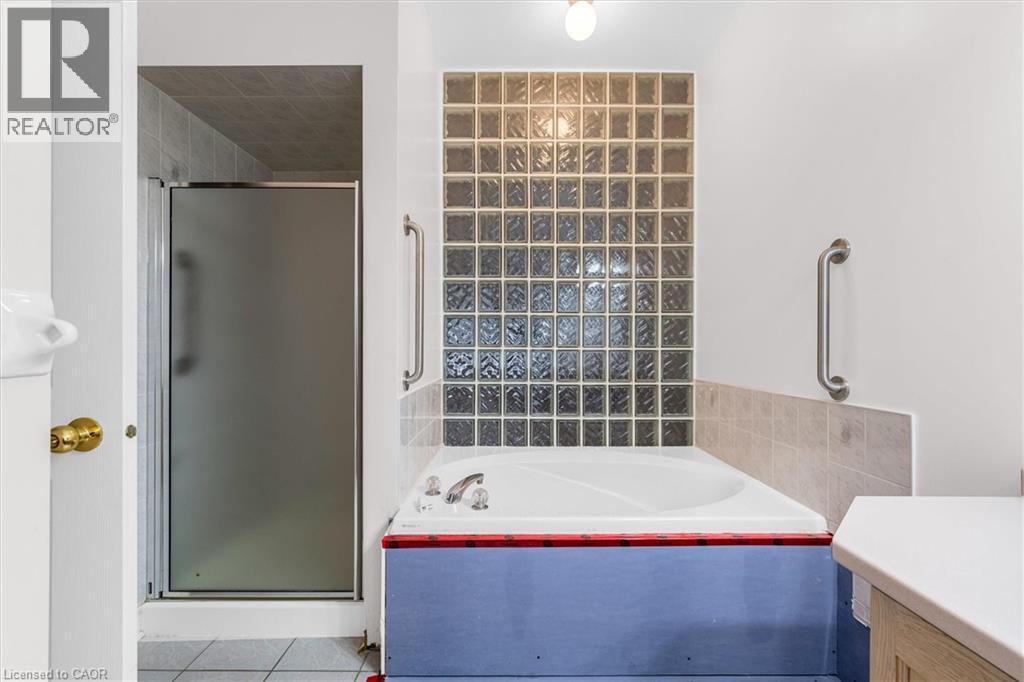 












10 DAVIDSON Boulevard Unit# 1

,
Dundas,




Ontario
L9H7N9

