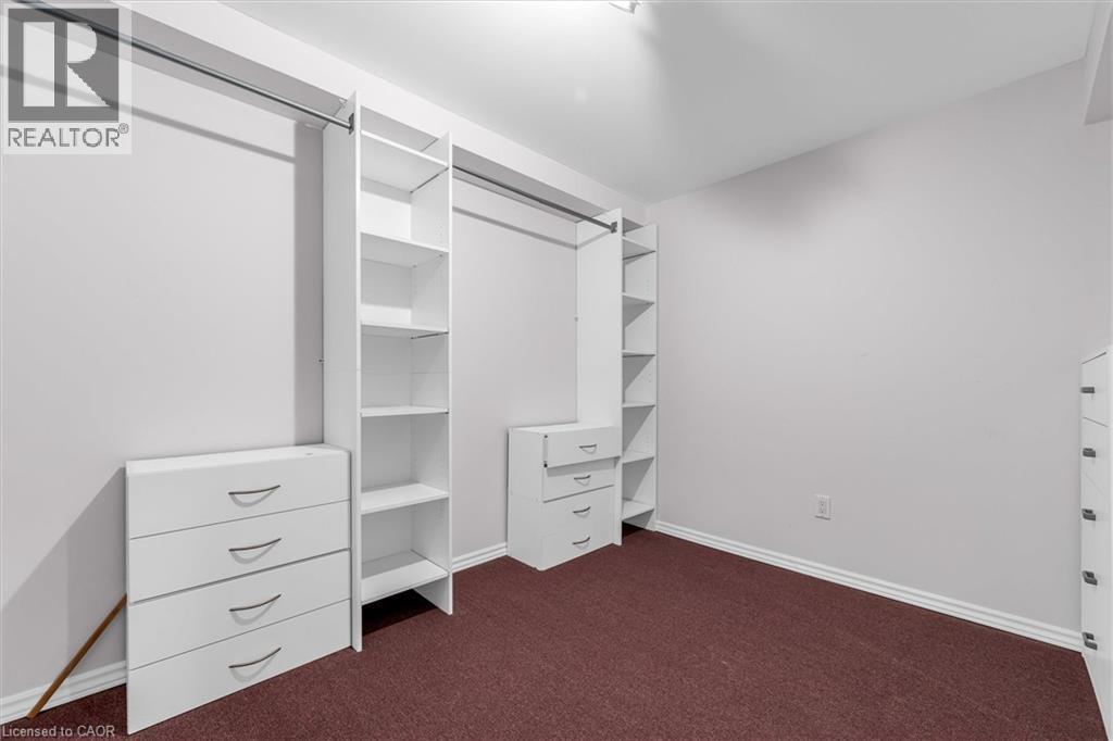 












10 DAVIDSON Boulevard Unit# 1

,
Dundas,




Ontario
L9H7N9

