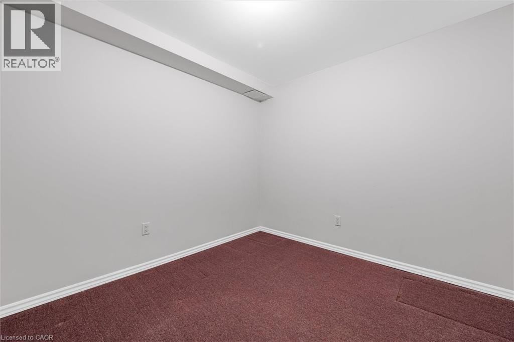 












10 DAVIDSON Boulevard Unit# 1

,
Dundas,




Ontario
L9H7N9

