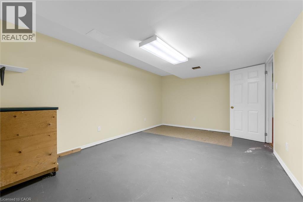 












10 DAVIDSON Boulevard Unit# 1

,
Dundas,




Ontario
L9H7N9

