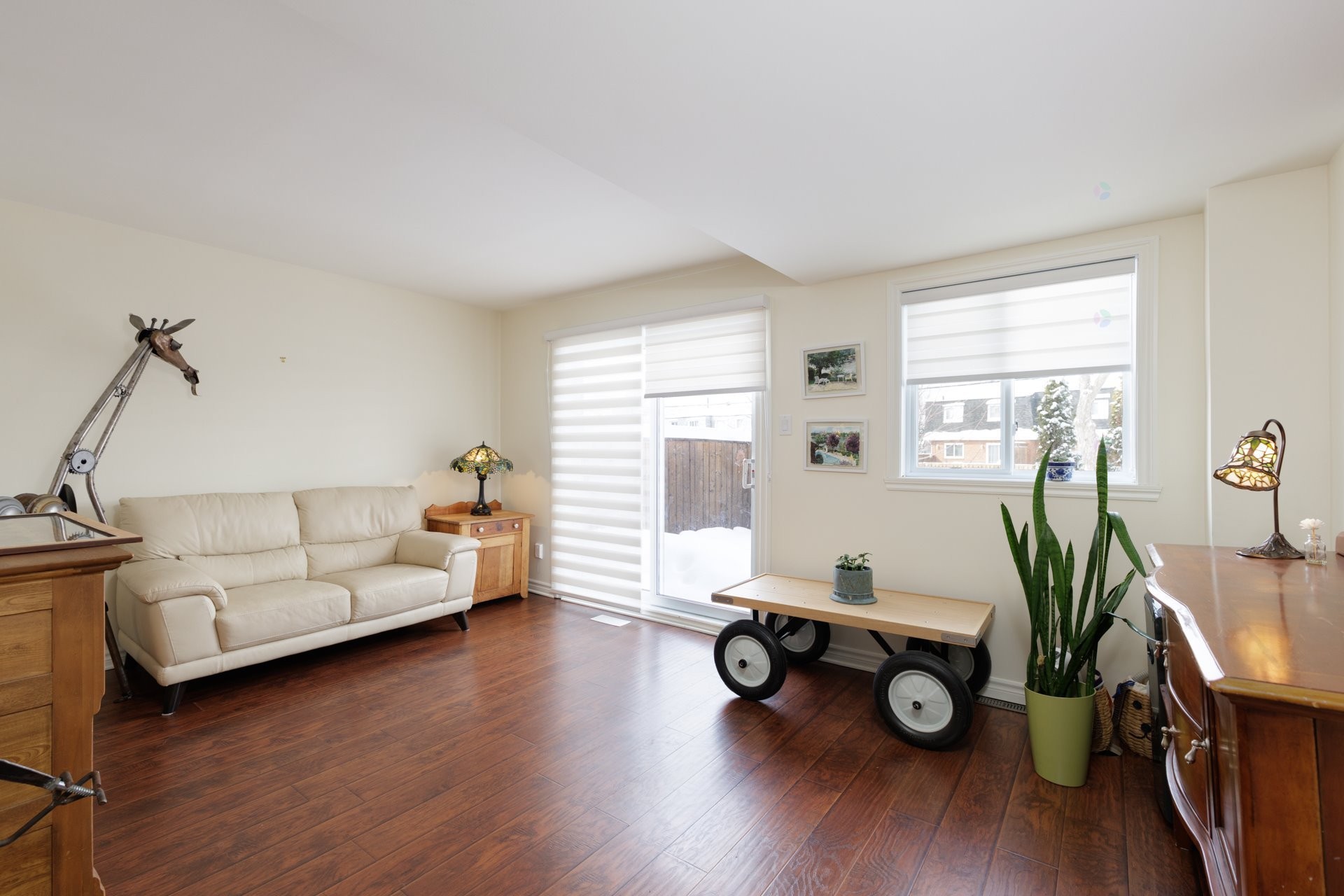 









409Z


Rue Bruce

,
Kirkland,




QC
H9H3L6

