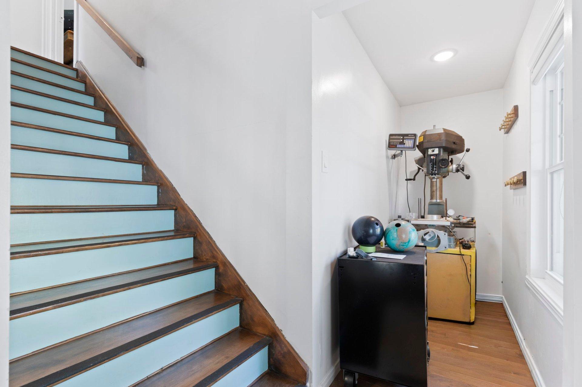 









1410


Rue Jolicoeur

,
Montréal (Le Sud-Ouest),




QC
H4E1W7

