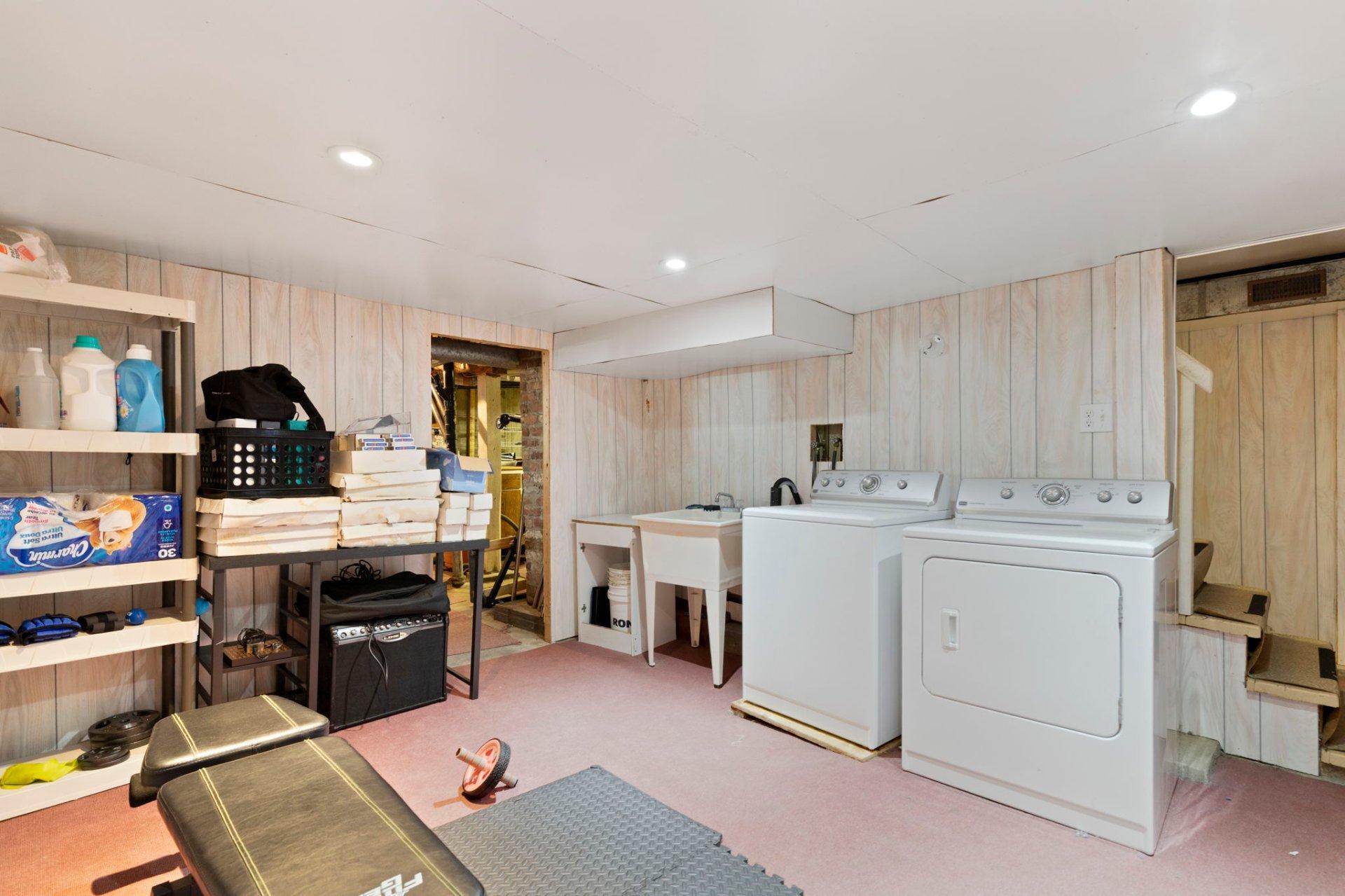 









1410


Rue Jolicoeur

,
Montréal (Le Sud-Ouest),




QC
H4E1W7

