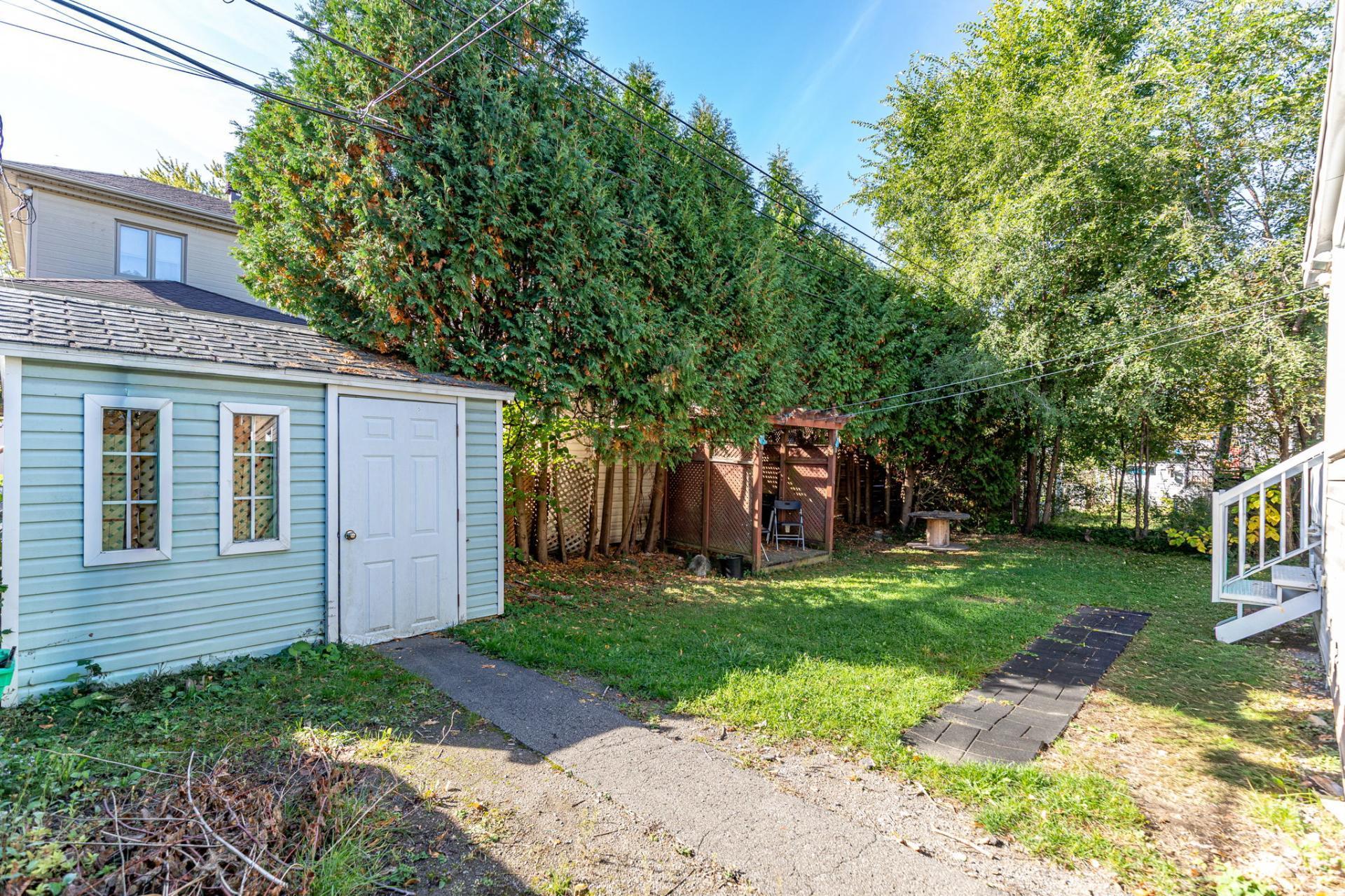 









1410


Rue Jolicoeur

,
Montréal (Le Sud-Ouest),




QC
H4E1W7

