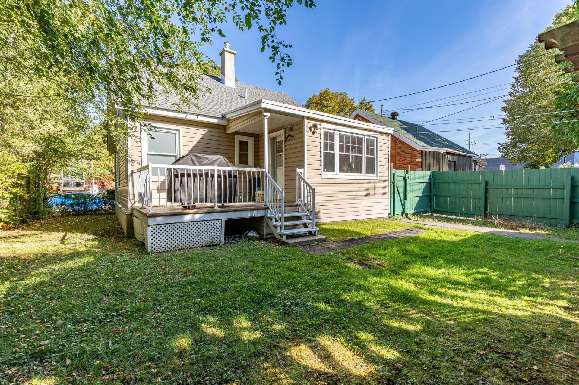 









1410


Rue Jolicoeur

,
Montréal (Le Sud-Ouest),




QC
H4E1W7

