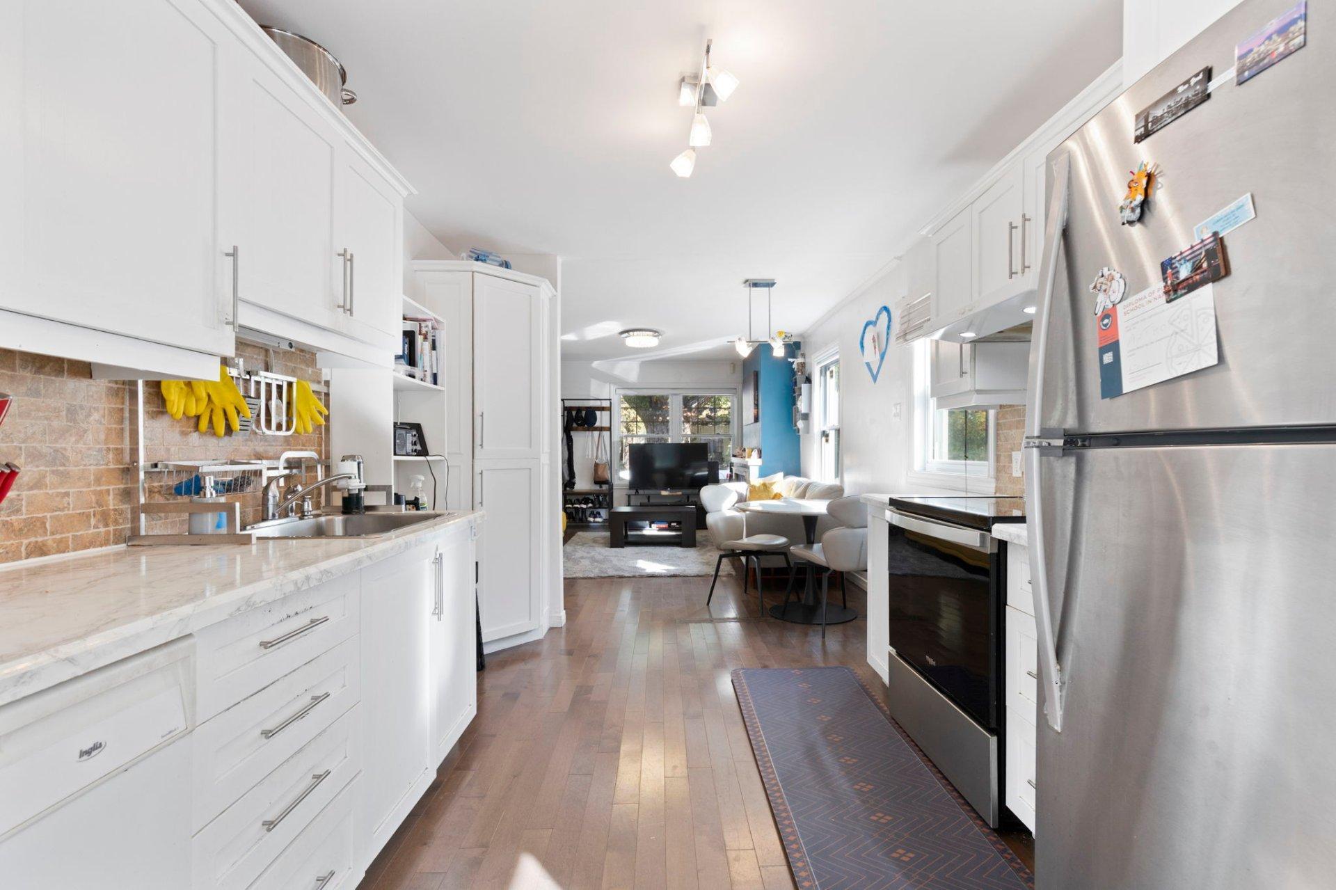 









1410


Rue Jolicoeur

,
Montréal (Le Sud-Ouest),




QC
H4E1W7

