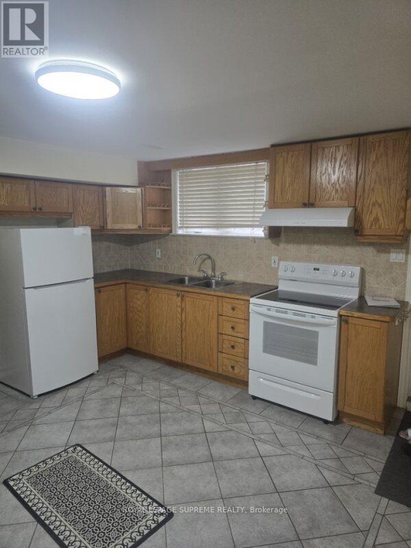 












BASEMENT - 10 ESTORIL TERRACE

,
Toronto,




Ontario
M6N5E2

