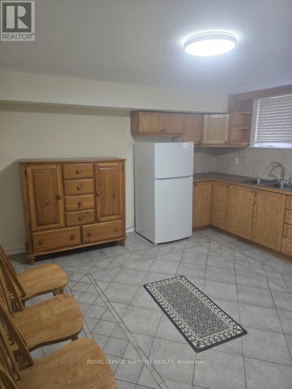 












BASEMENT - 10 ESTORIL TERRACE

,
Toronto,




Ontario
M6N5E2

