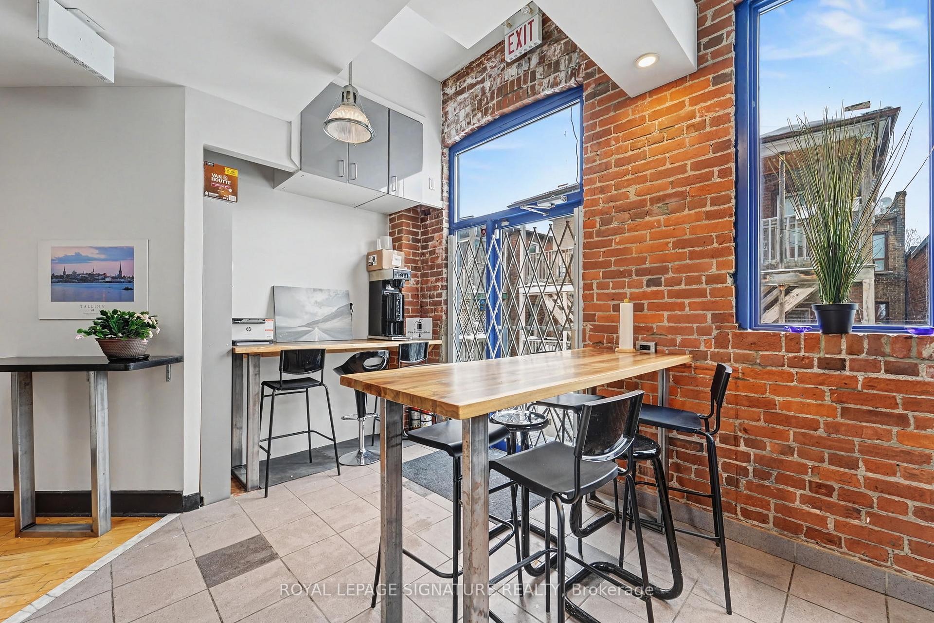 









259


Danforth

Avenue, Office A,
Toronto,




ON
M4K 2X4

