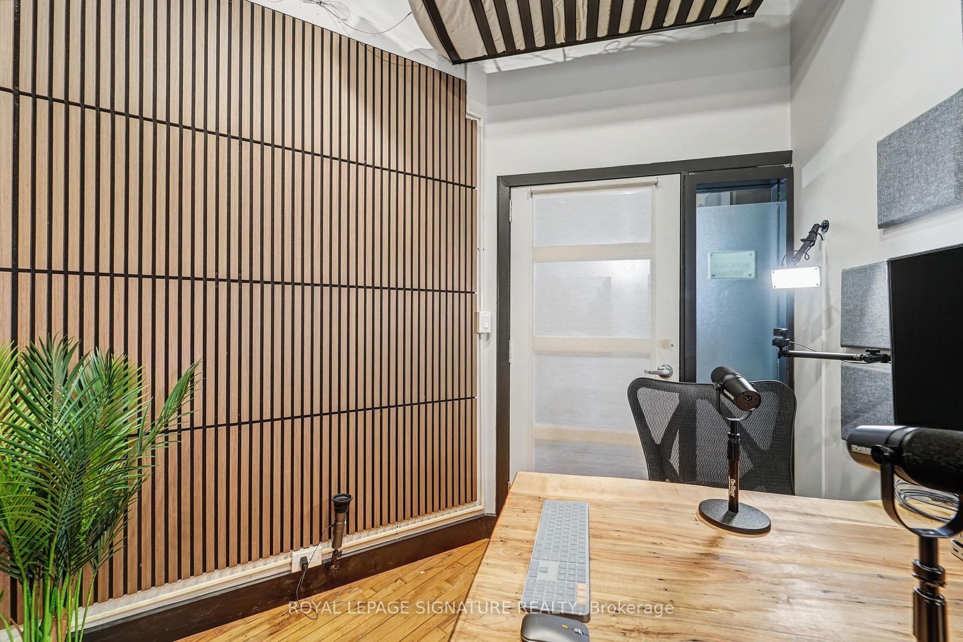 









259


Danforth

Avenue, Office A,
Toronto,




ON
M4K 2X4

