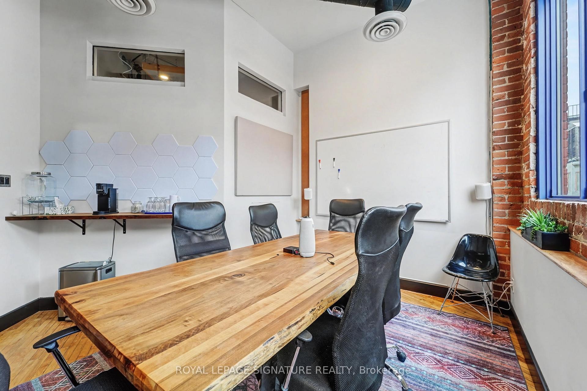 









259


Danforth

Avenue, Office A,
Toronto,




ON
M4K 2X4

