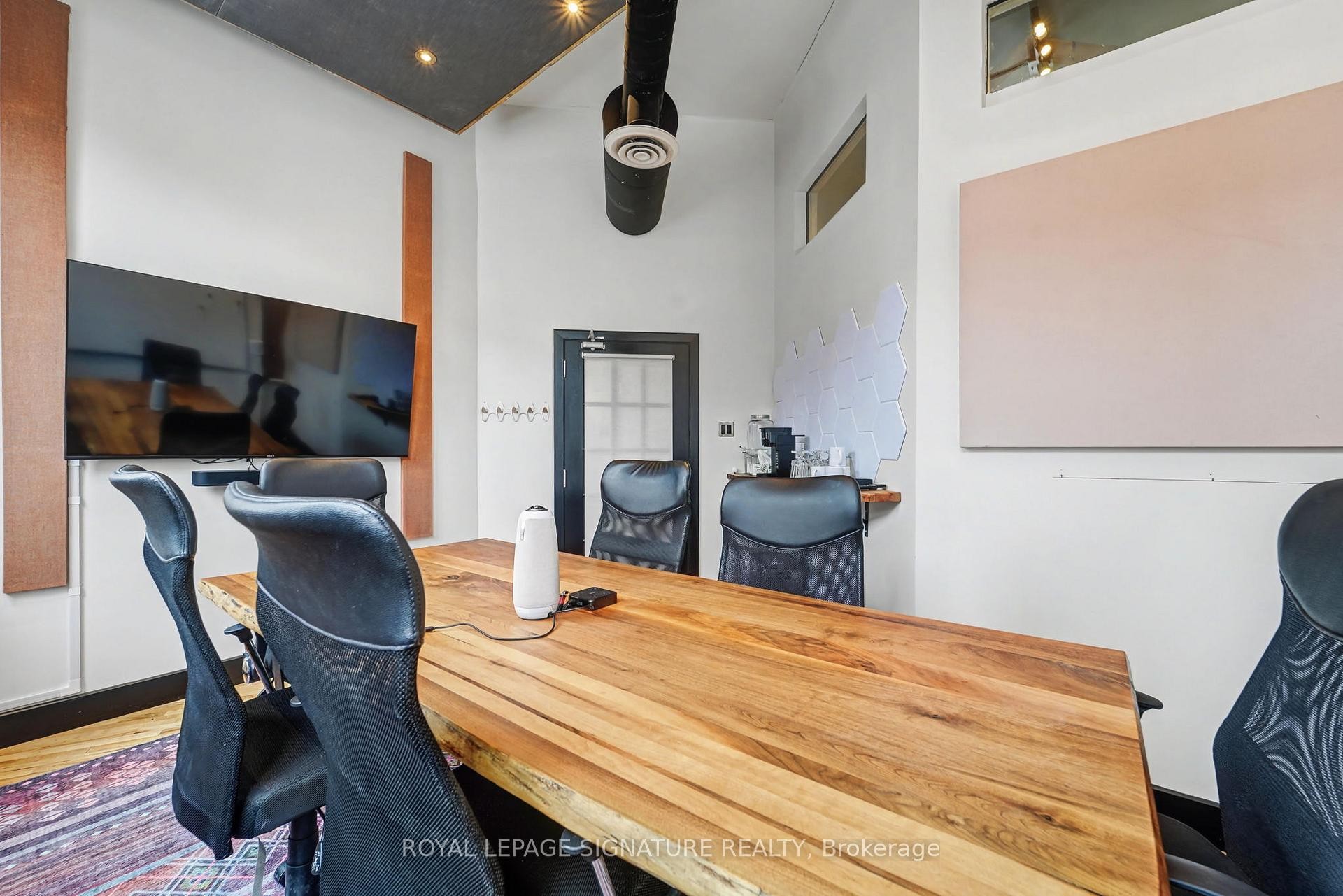 









259


Danforth

Avenue, Office A,
Toronto,




ON
M4K 2X4

