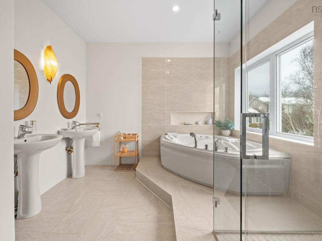 












3560 Purcells Cove Road

,
Fergusons Cove,




NS
B3V 1G3

