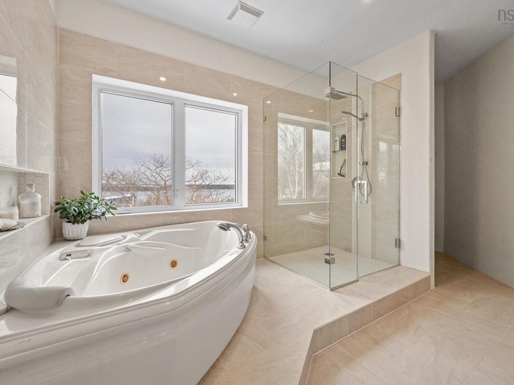 












3560 Purcells Cove Road

,
Fergusons Cove,




NS
B3V 1G3

