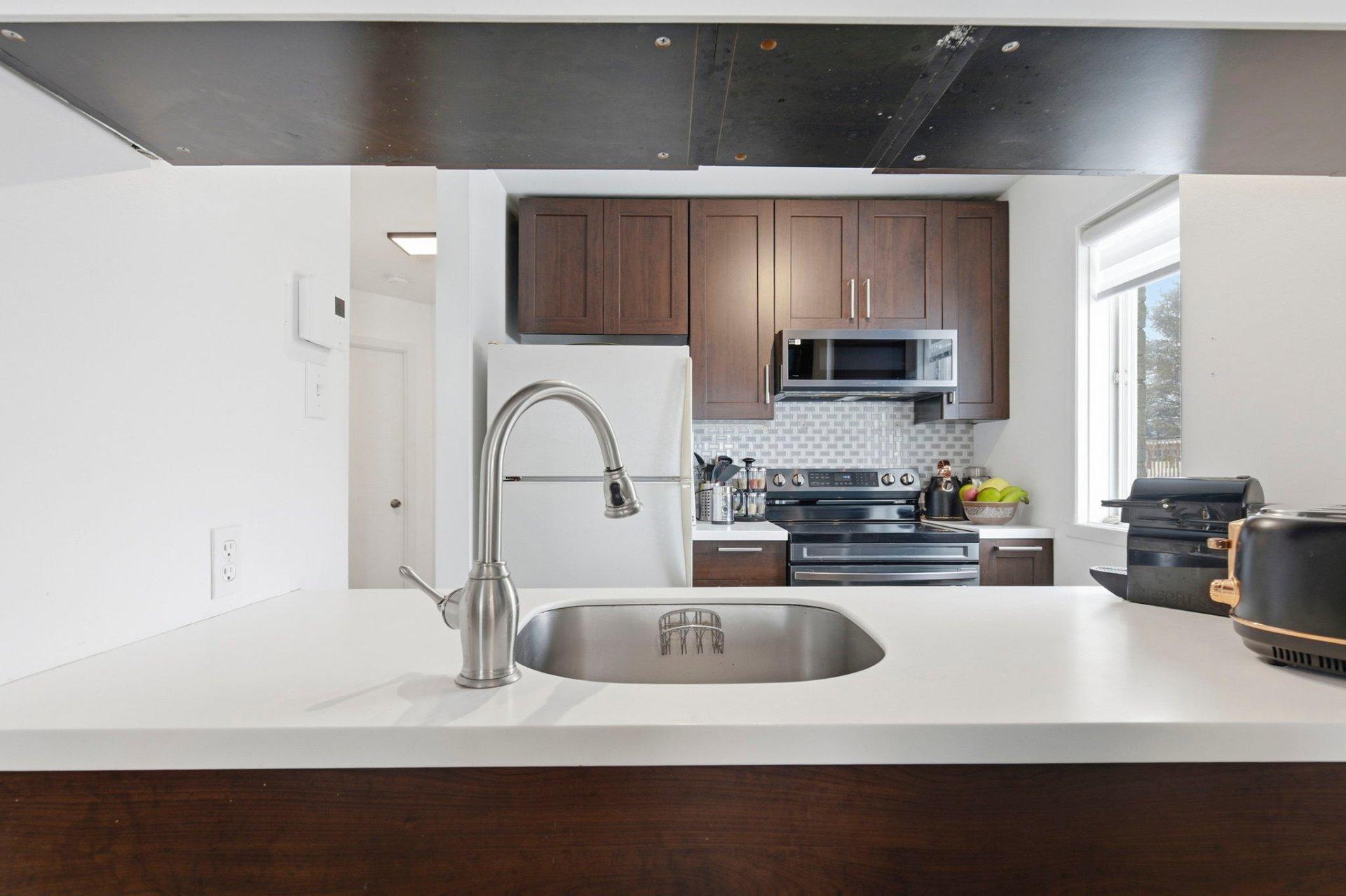 









142


Rue Lafrance O.

, 202,
Saint-Basile-le-Grand,




QC
J6N1P8

