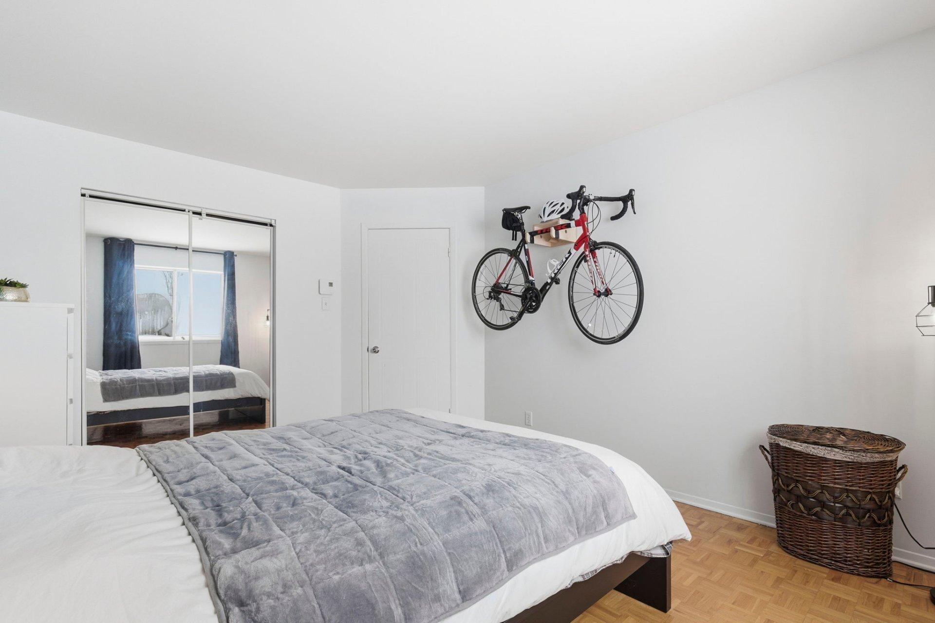 









142


Rue Lafrance O.

, 202,
Saint-Basile-le-Grand,




QC
J6N1P8

