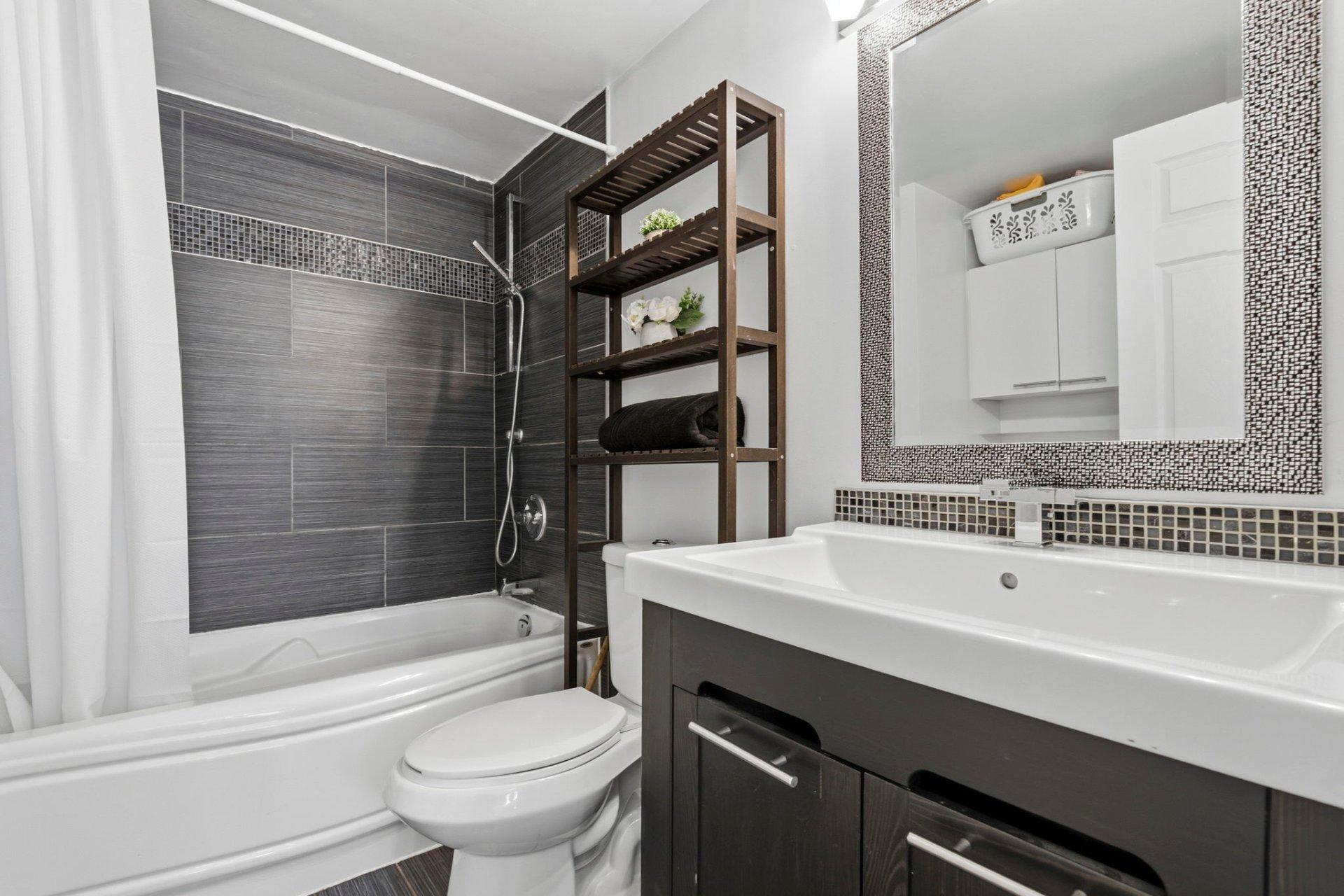 









142


Rue Lafrance O.

, 202,
Saint-Basile-le-Grand,




QC
J6N1P8

