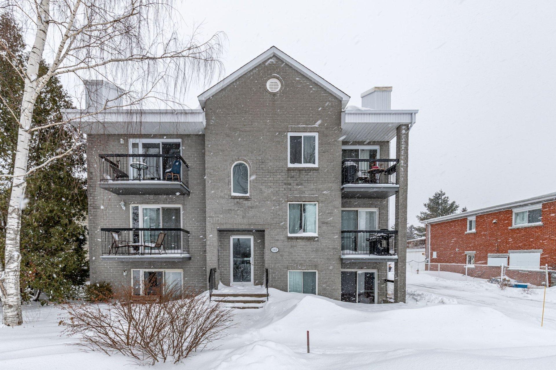 









142


Rue Lafrance O.

, 202,
Saint-Basile-le-Grand,




QC
J6N1P8

