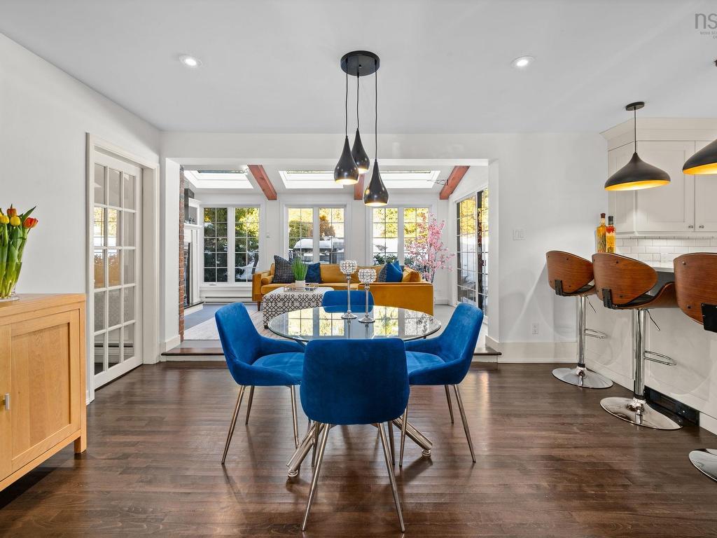 












523 Francklyn Street

,
Halifax,




NS
B3H 3B2

