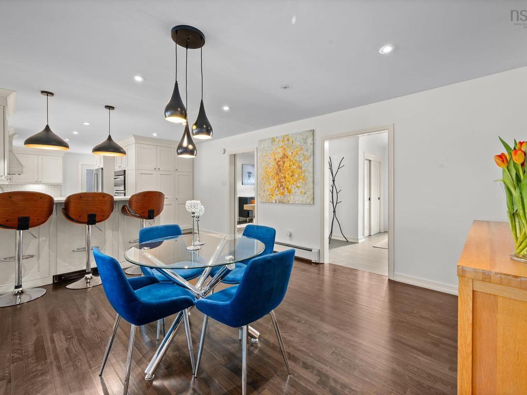 












523 Francklyn Street

,
Halifax,




NS
B3H 3B2

