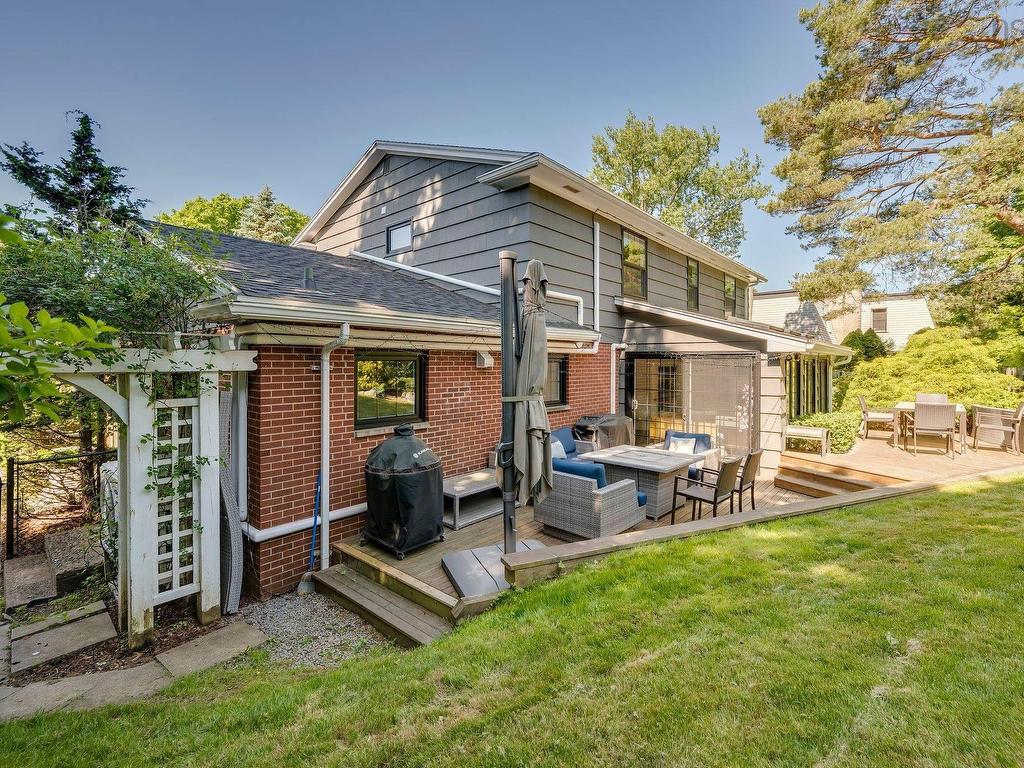 












523 Francklyn Street

,
Halifax,




NS
B3H 3B2

