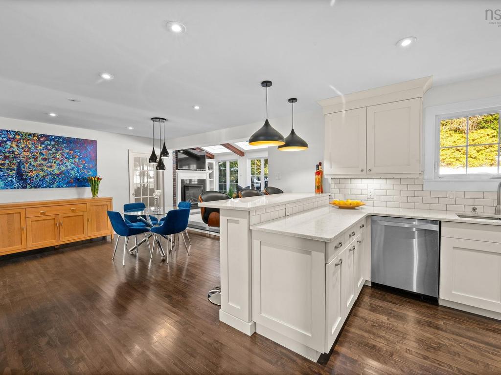 












523 Francklyn Street

,
Halifax,




NS
B3H 3B2

