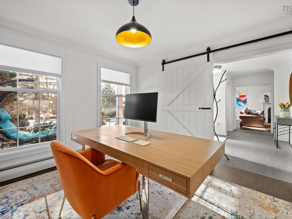 












523 Francklyn Street

,
Halifax,




NS
B3H 3B2

