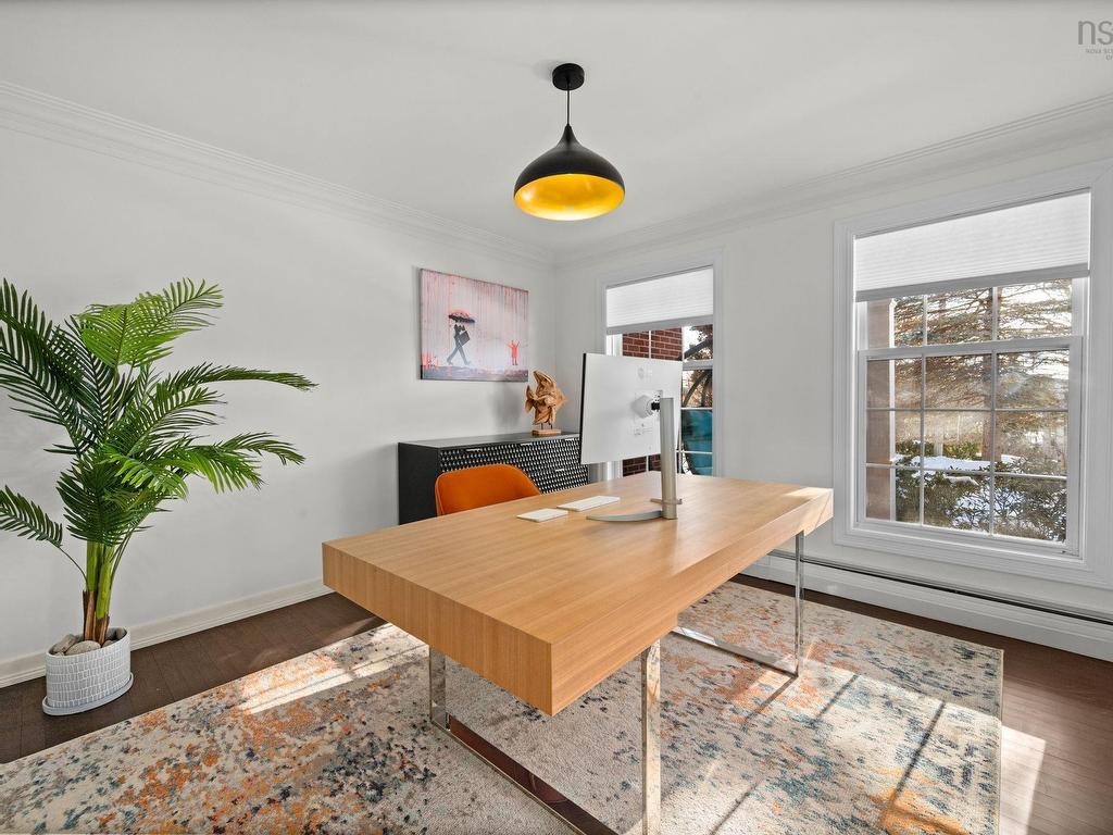 












523 Francklyn Street

,
Halifax,




NS
B3H 3B2

