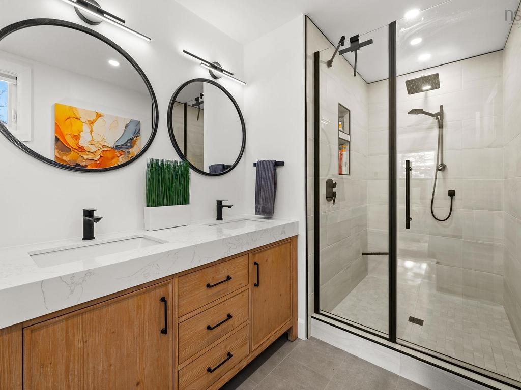 












523 Francklyn Street

,
Halifax,




NS
B3H 3B2

