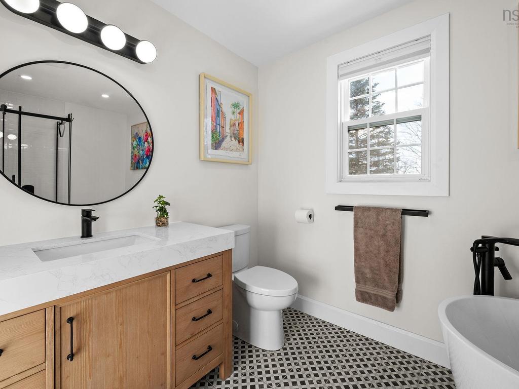 












523 Francklyn Street

,
Halifax,




NS
B3H 3B2

