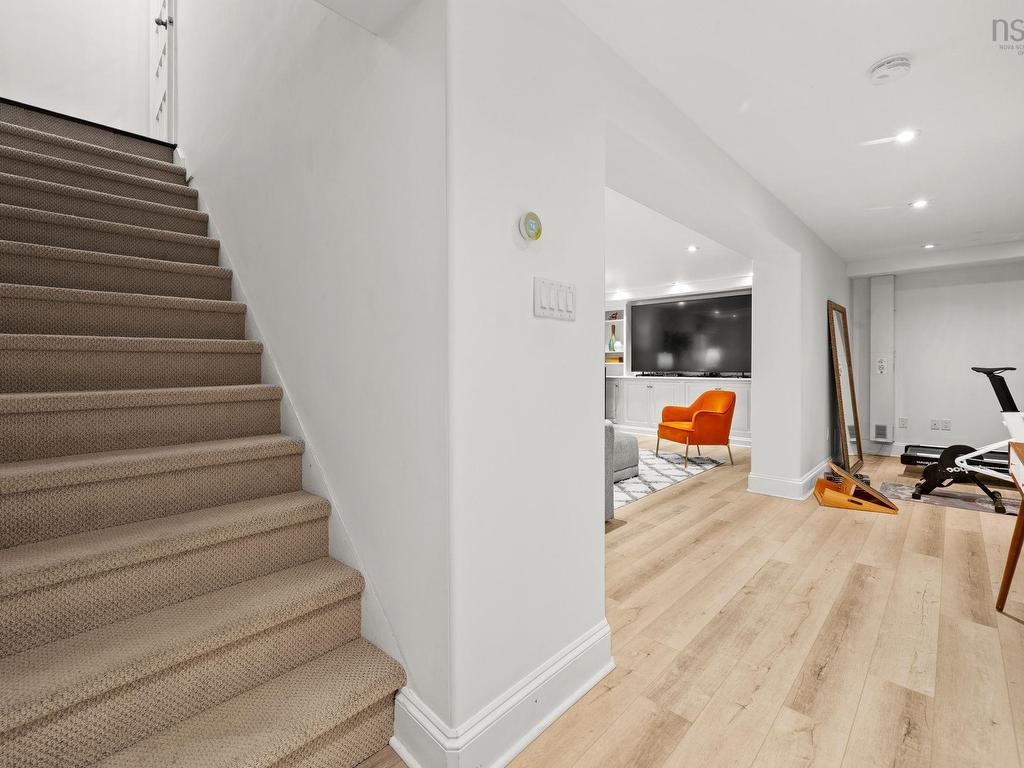 












523 Francklyn Street

,
Halifax,




NS
B3H 3B2

