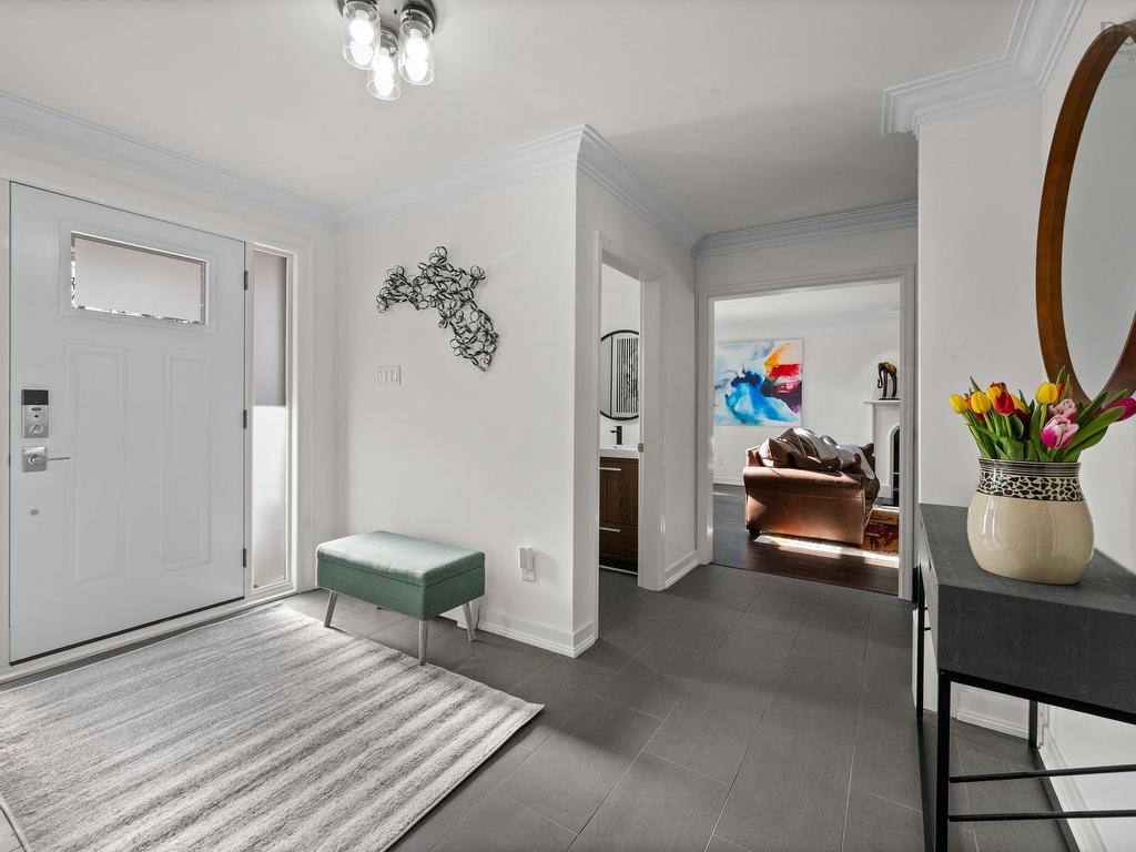 












523 Francklyn Street

,
Halifax,




NS
B3H 3B2

