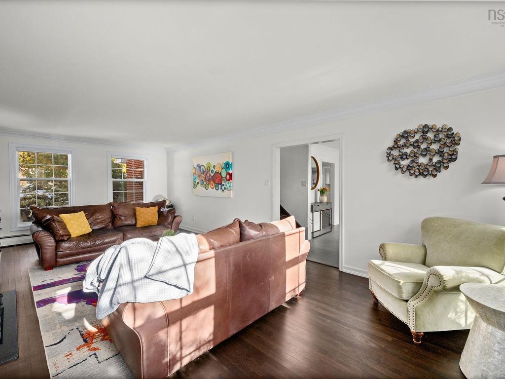 












523 Francklyn Street

,
Halifax,




NS
B3H 3B2

