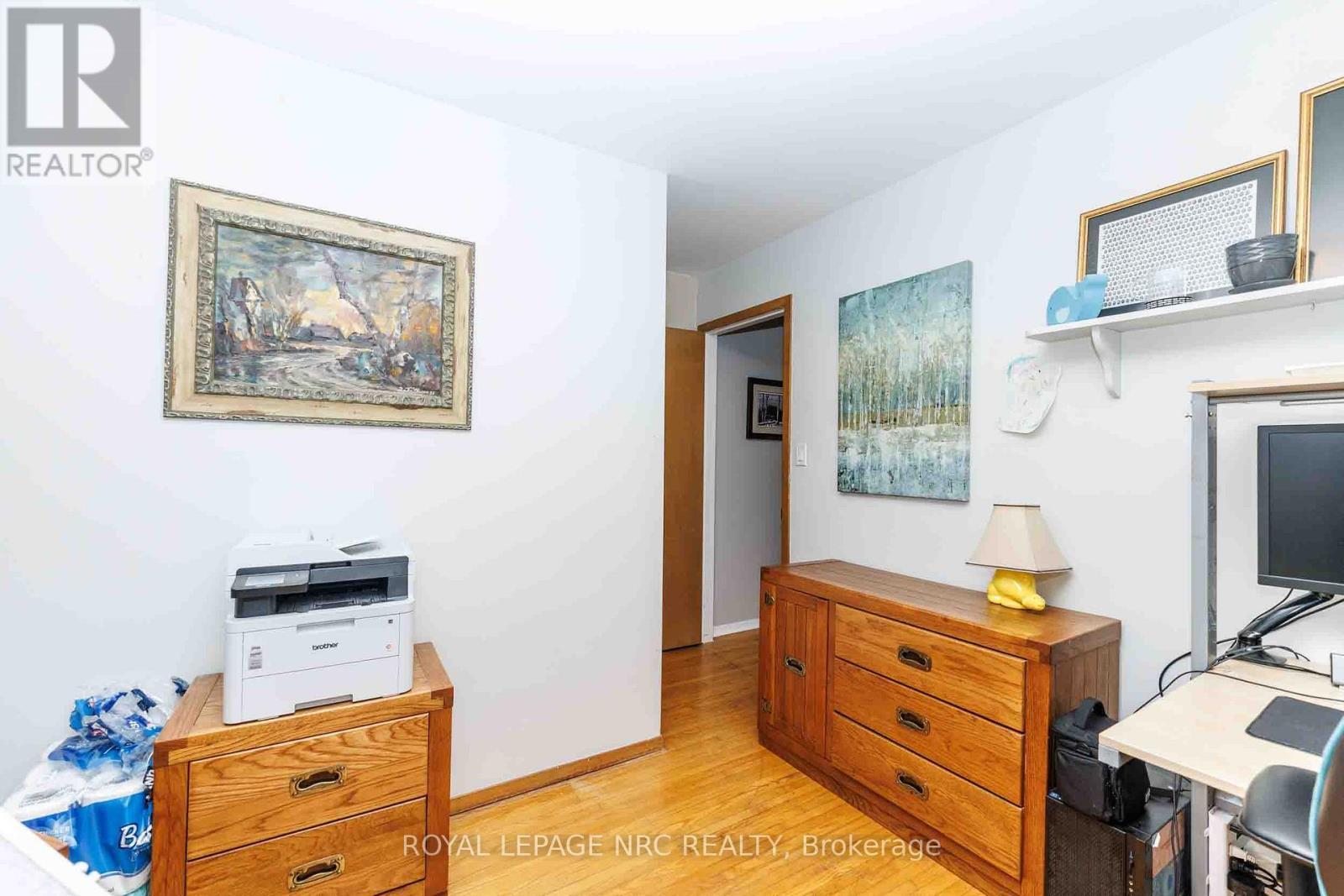 












6 CROYDON DRIVE

,
St. Catharines (Lakeshore),




Ontario
L2M1J2

