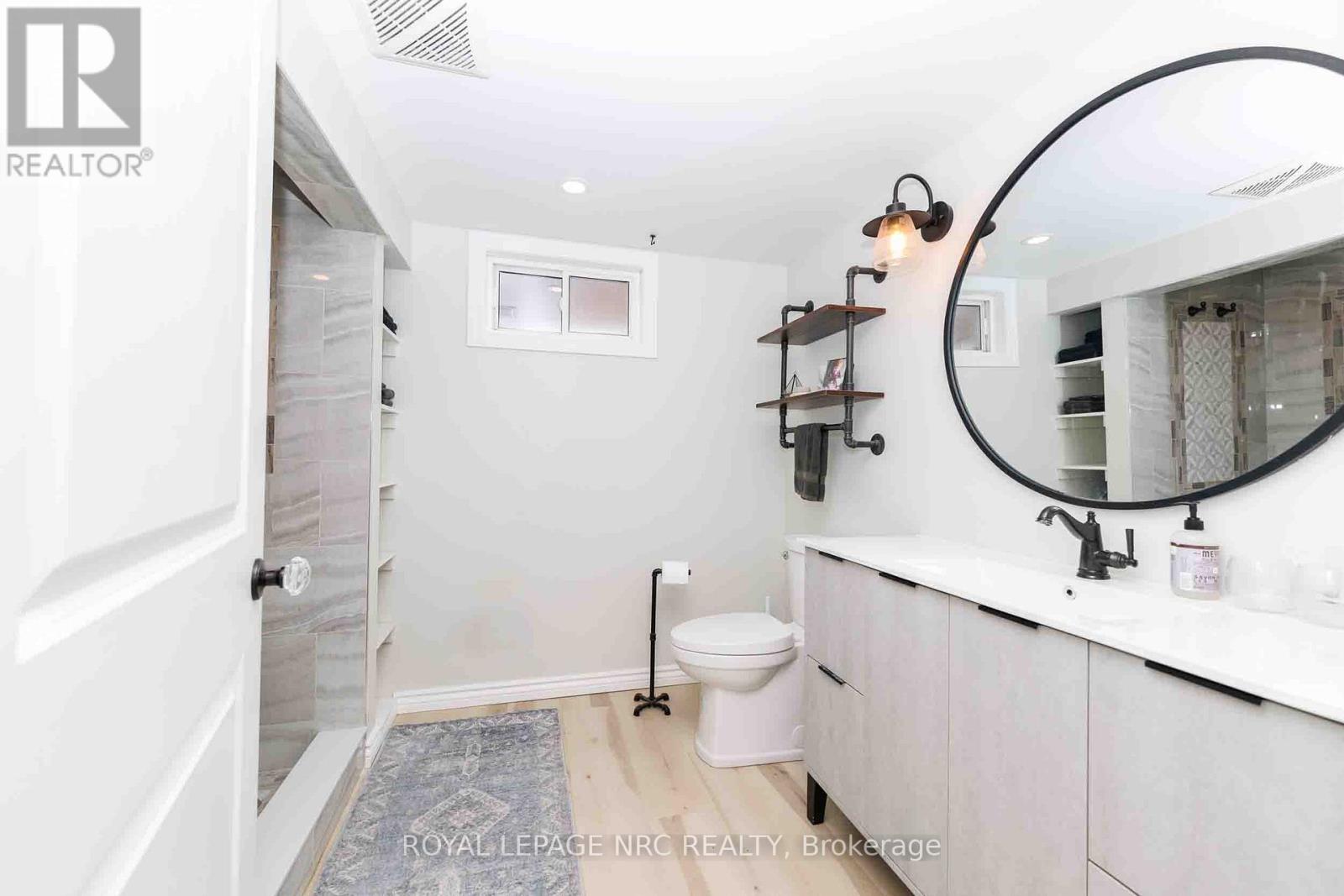 












6 CROYDON DRIVE

,
St. Catharines (Lakeshore),




Ontario
L2M1J2

