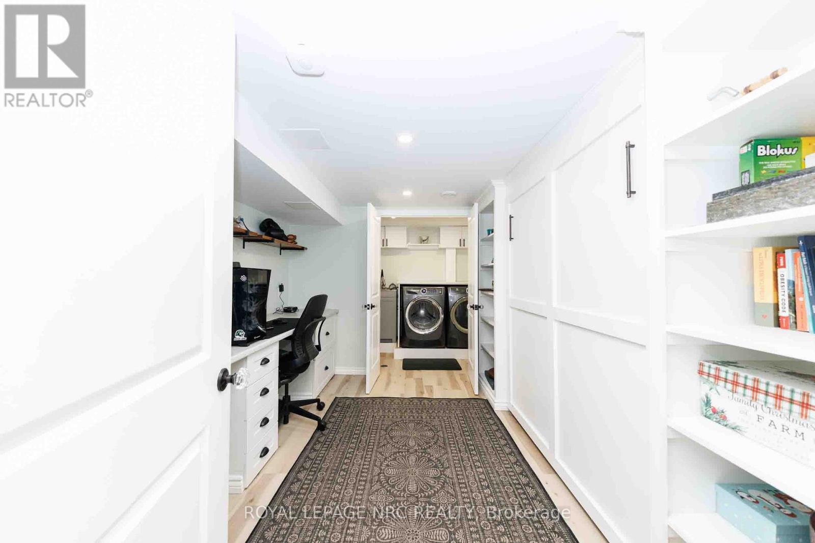 












6 CROYDON DRIVE

,
St. Catharines (Lakeshore),




Ontario
L2M1J2

