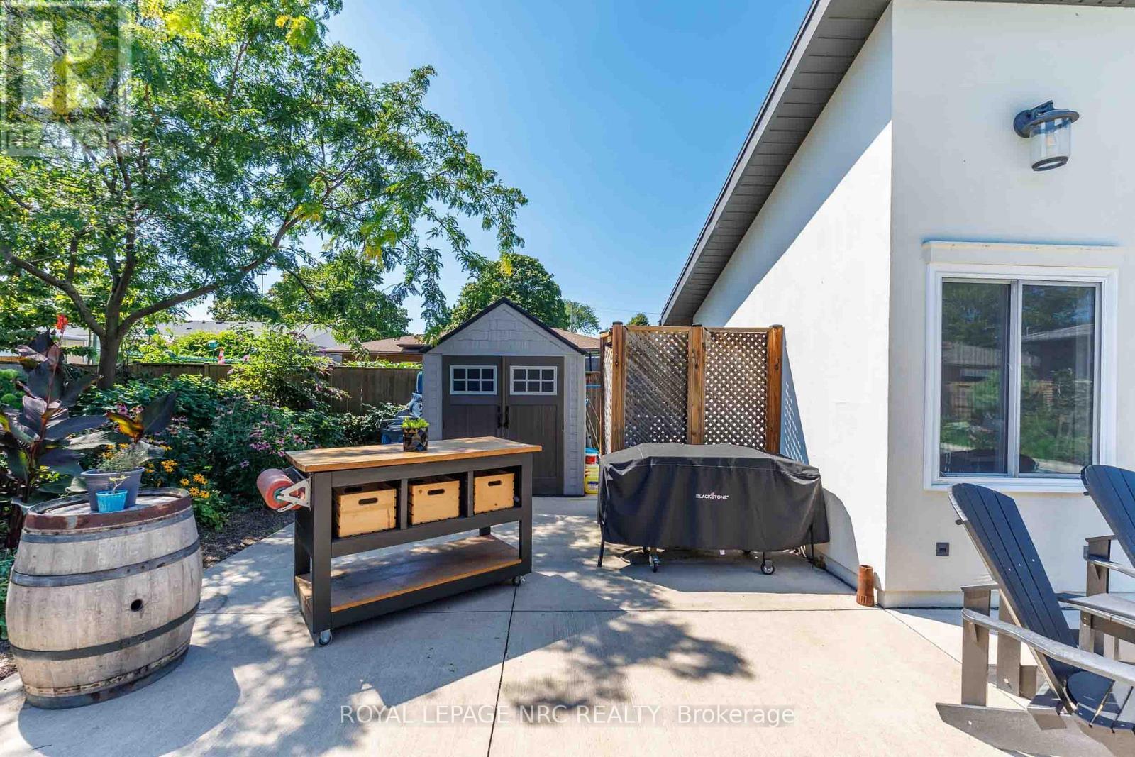 












6 CROYDON DRIVE

,
St. Catharines (Lakeshore),




Ontario
L2M1J2

