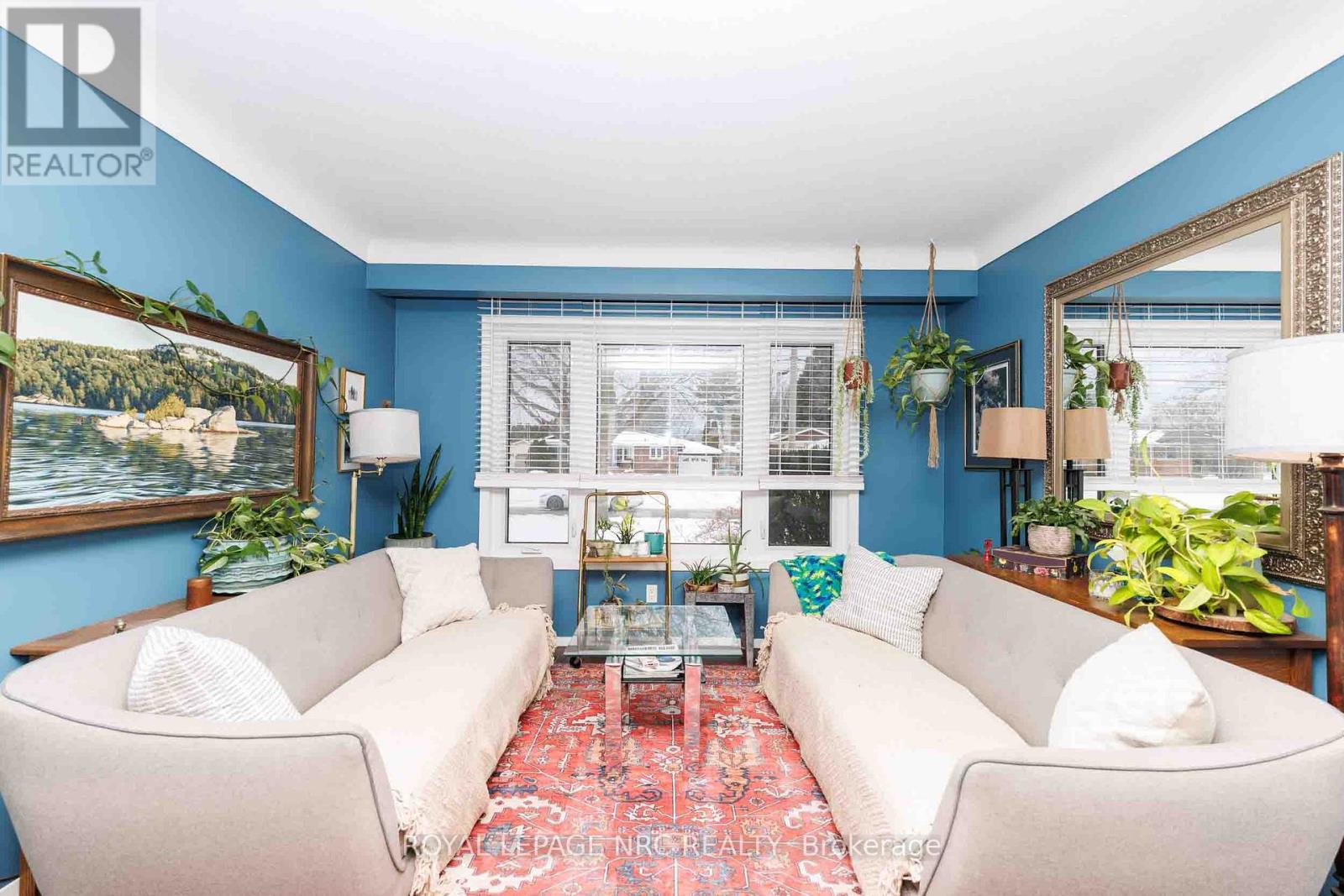 












6 CROYDON DRIVE

,
St. Catharines (Lakeshore),




Ontario
L2M1J2

