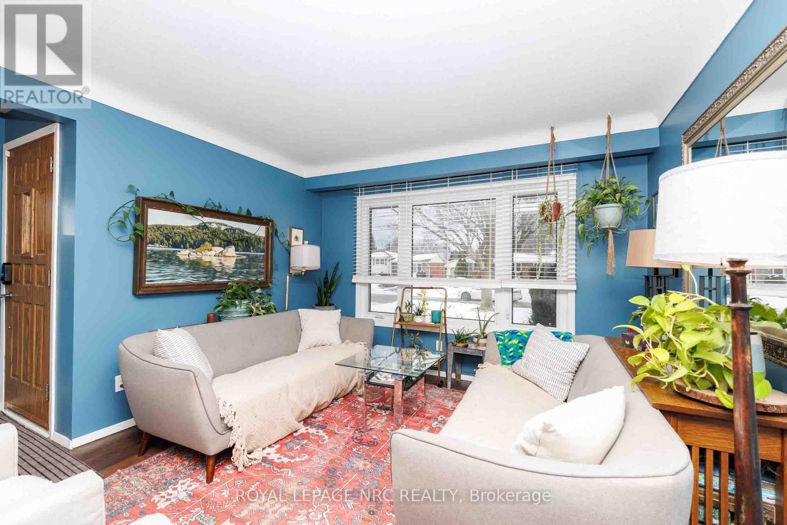 












6 CROYDON DRIVE

,
St. Catharines (Lakeshore),




Ontario
L2M1J2

