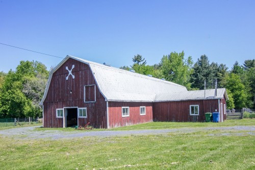 Barn