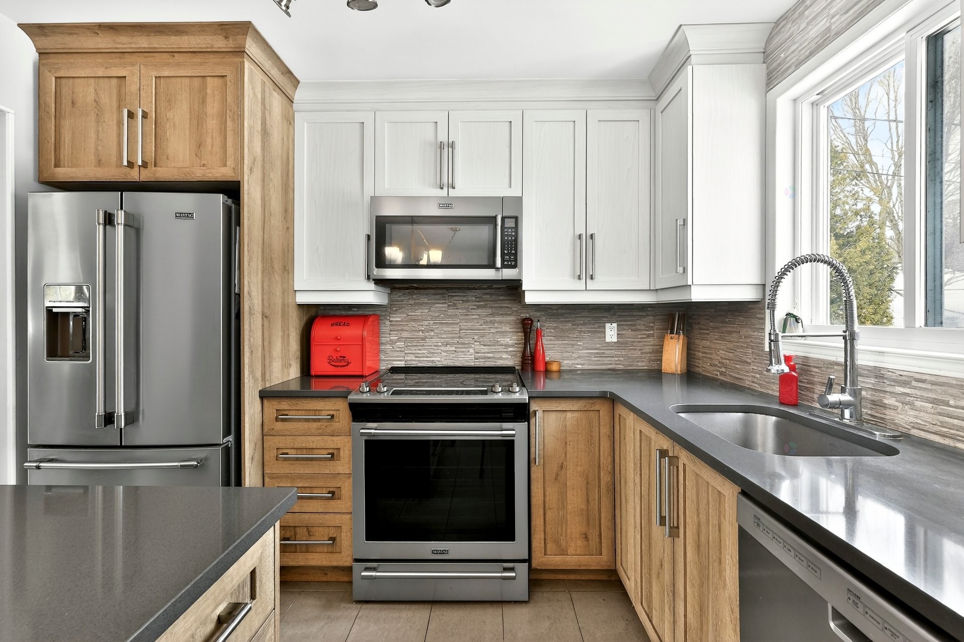 









147


Rue Leclerc

,
Sainte-Anne-des-Plaines,




QC
J5N2G7

