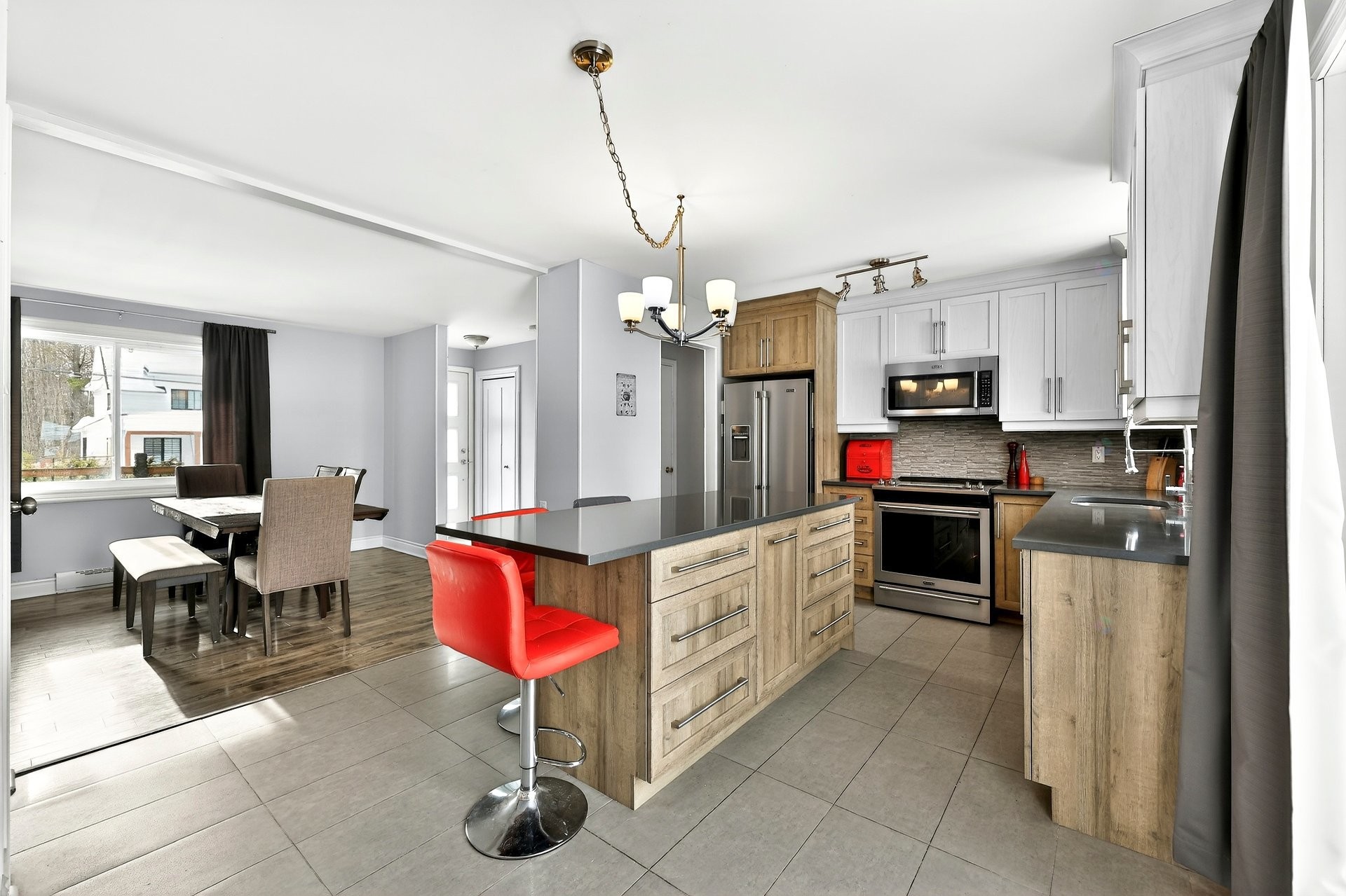 









147


Rue Leclerc

,
Sainte-Anne-des-Plaines,




QC
J5N2G7

